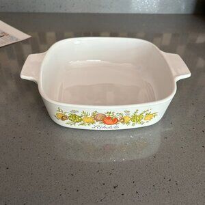 Vintage Corningware liter casserole/bakeware dish.